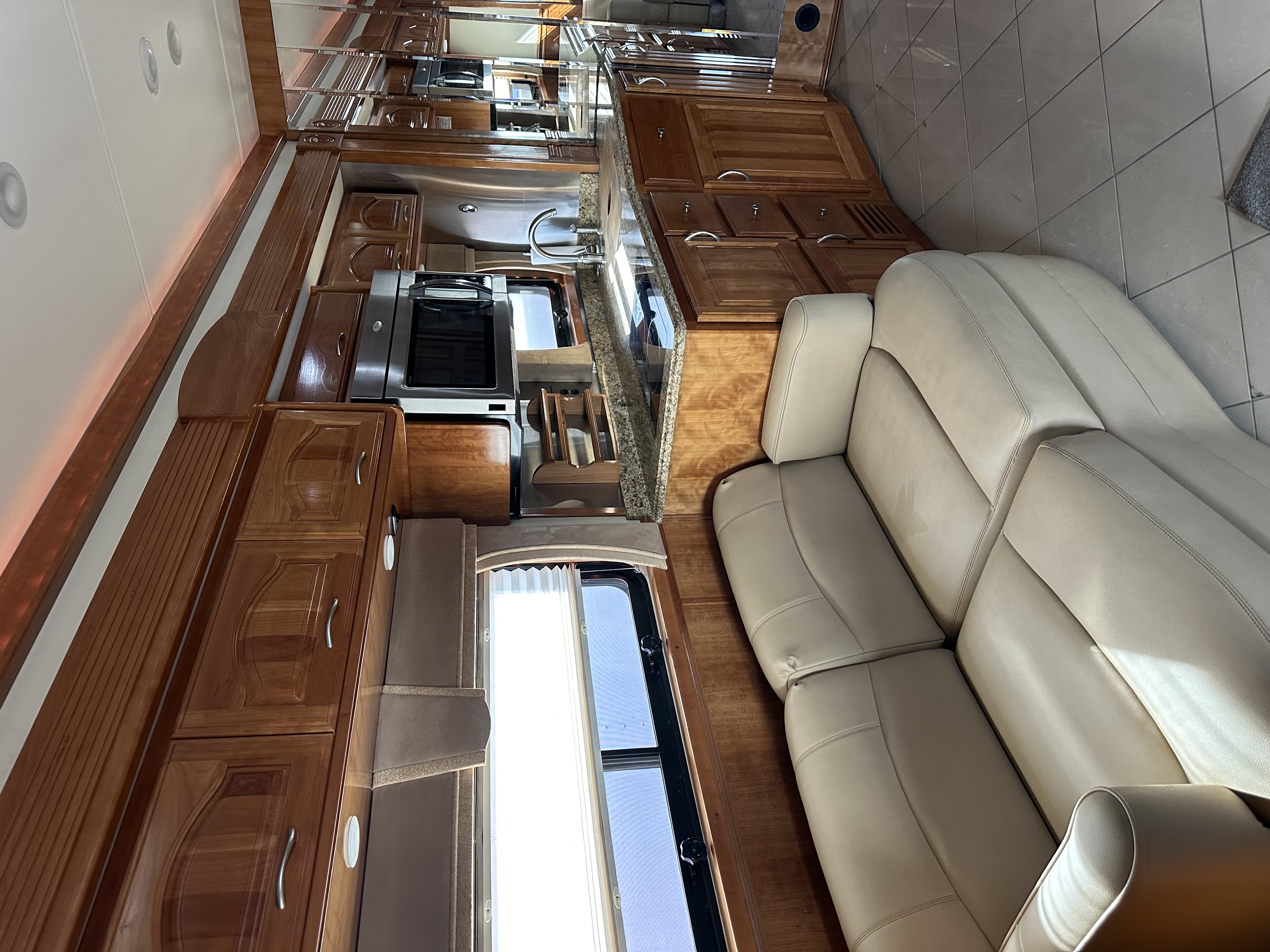 Used 2010 Renegade 45' Motorcoach